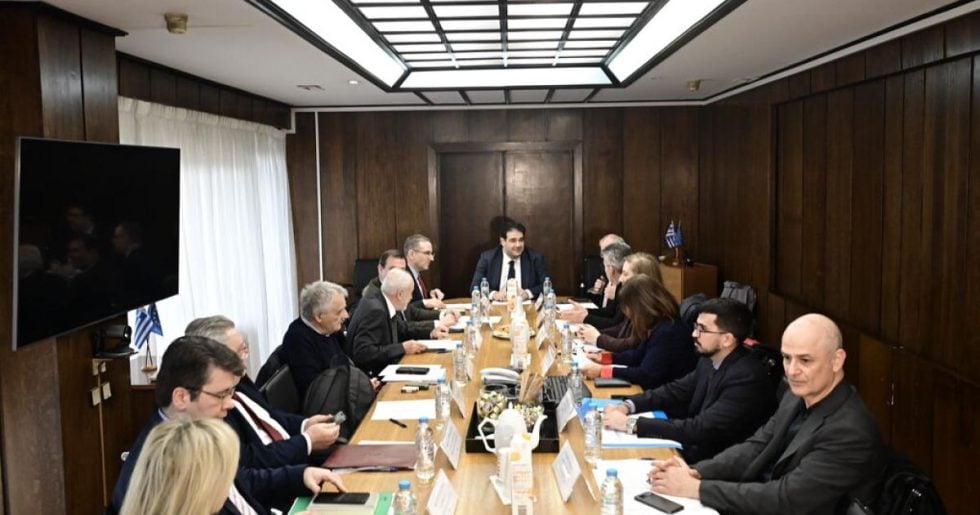 Με μικρό καλάθι η διακομματική για την ψήφο των αποδήμων